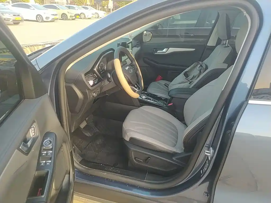 Ford Escape 2025 2024 Model EcoBoost 245 2WD Premium Edition