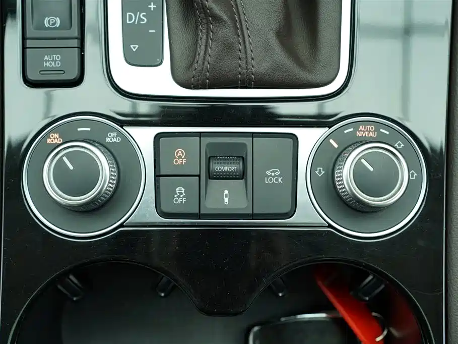 Volkswagen Touareg 2017 3.0TSI Explorer Edition фото 21