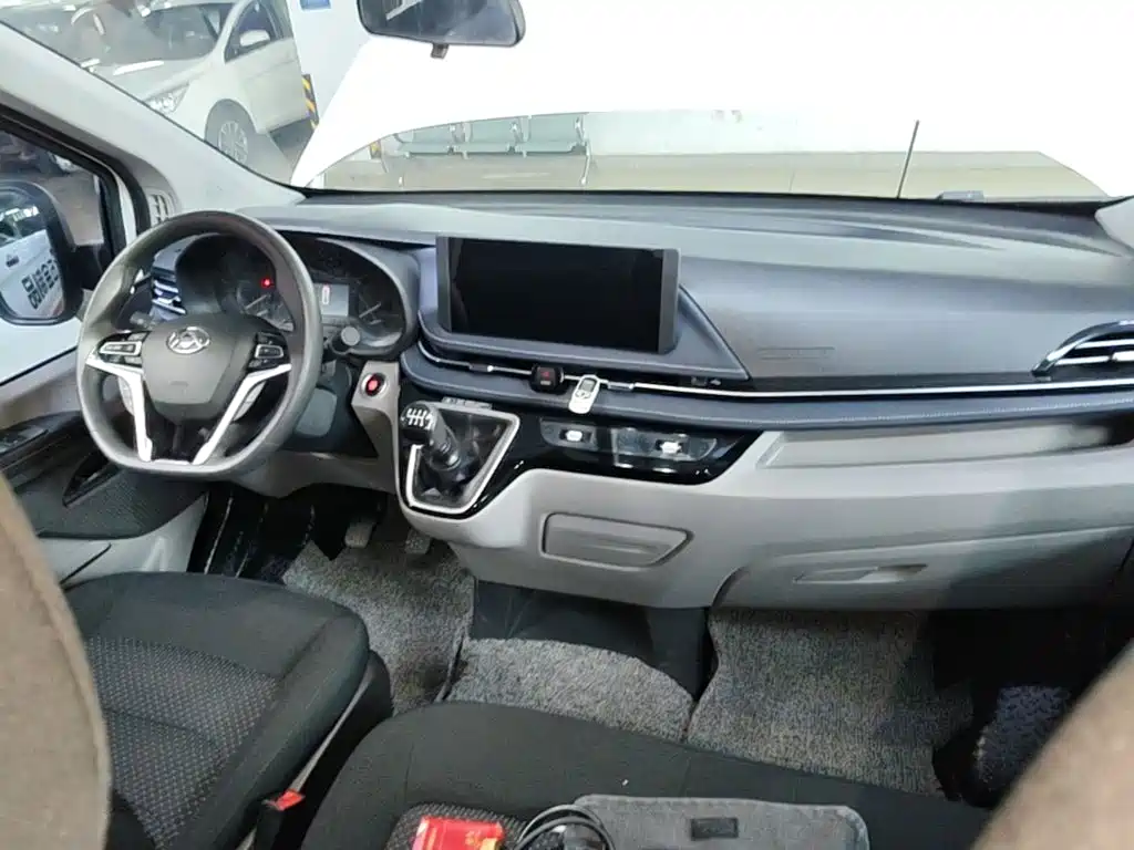 Фото 10 - Maxus Xintu V70
