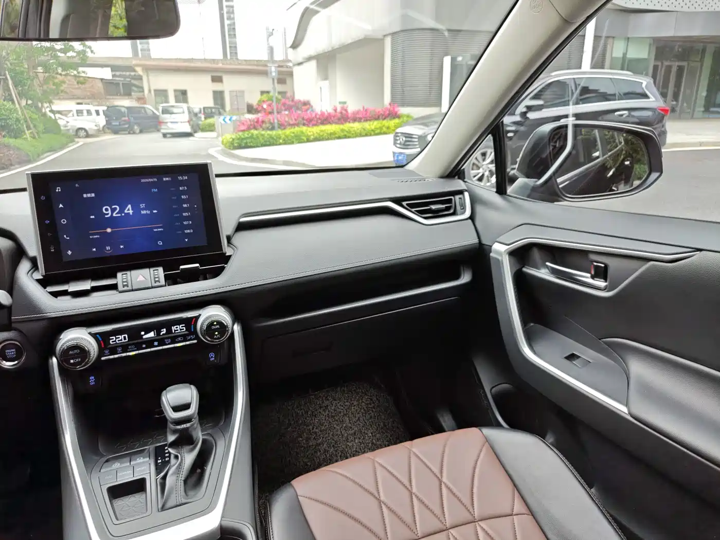 Toyota RAV4 Rongfang 2022 2.0L CVT 2WD Trend Edition фото 8