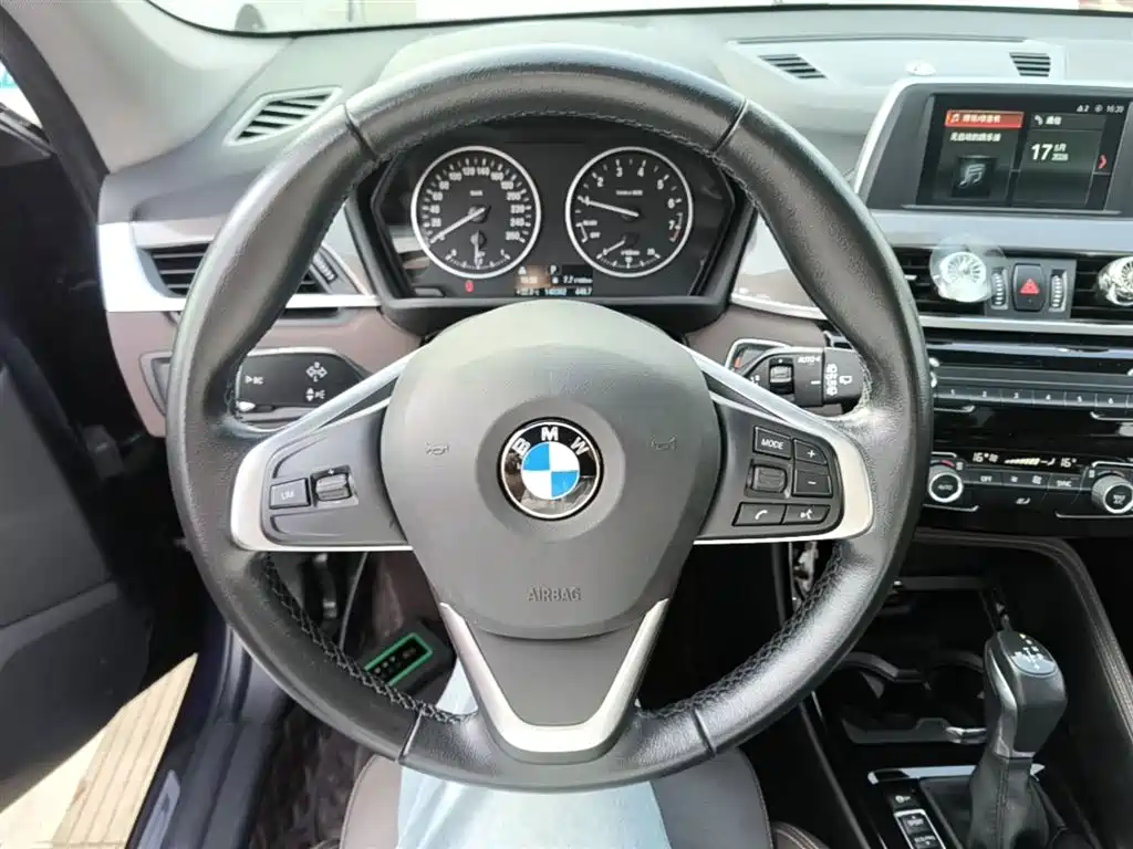BMW X1 2018 sDrive18Li Premium Model фото 11