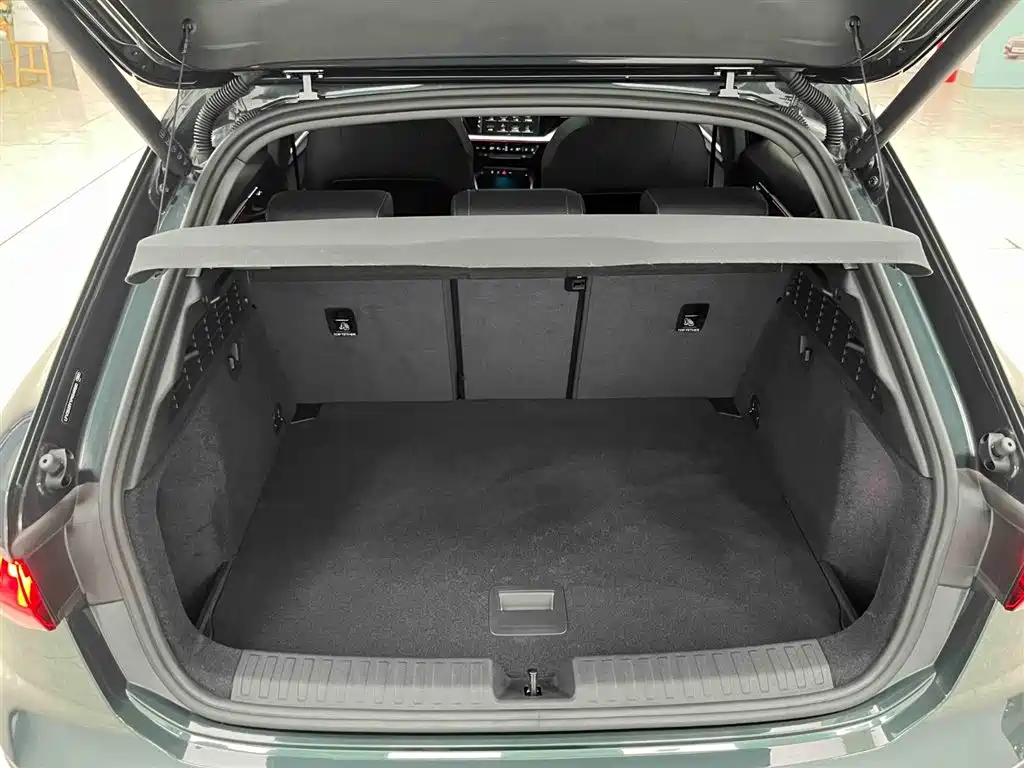 Audi A3 2023 Facelift Sportback 35 TFSI Fashion Sport фото 17