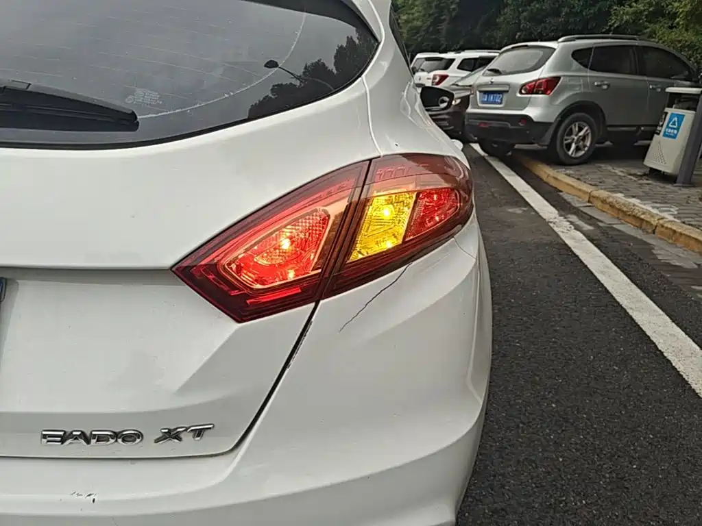Changan Eado XT 2017 2016 1.6L Manual Stylish Cool Edition