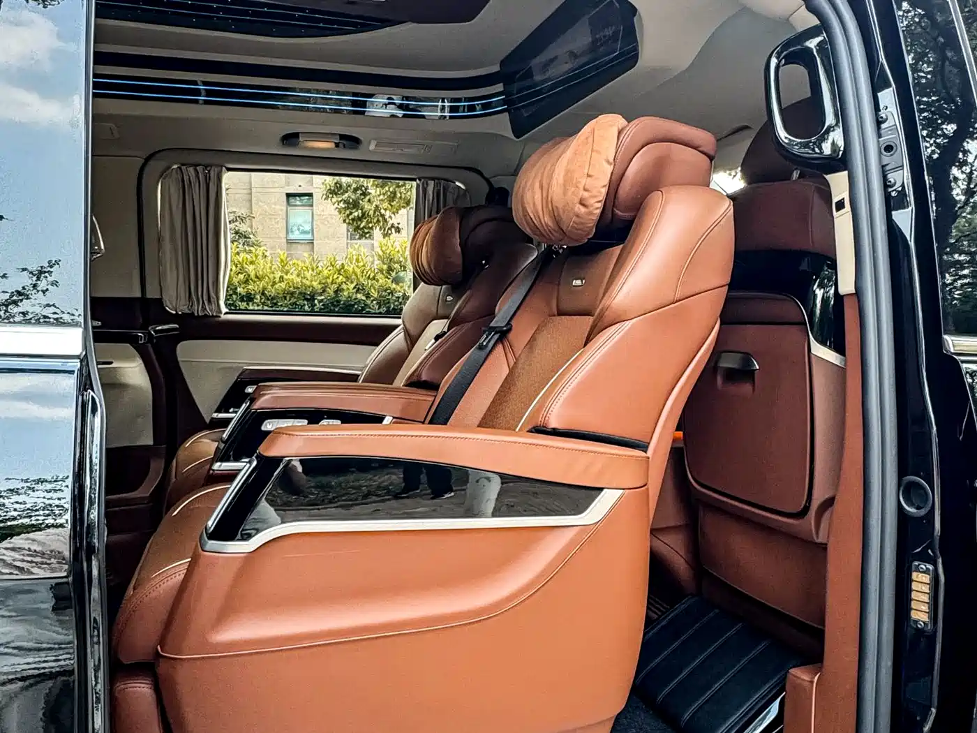 Mercedes-Benz Vito 2023 2.0T Business 7-Seater фото 33