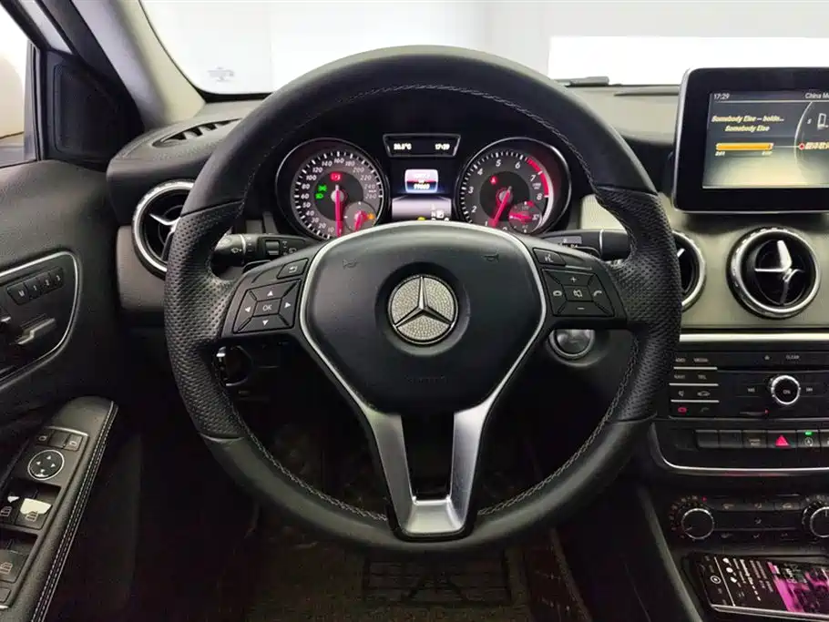 Mercedes-Benz GLA 2016 GLA 200 Fashion фото 15