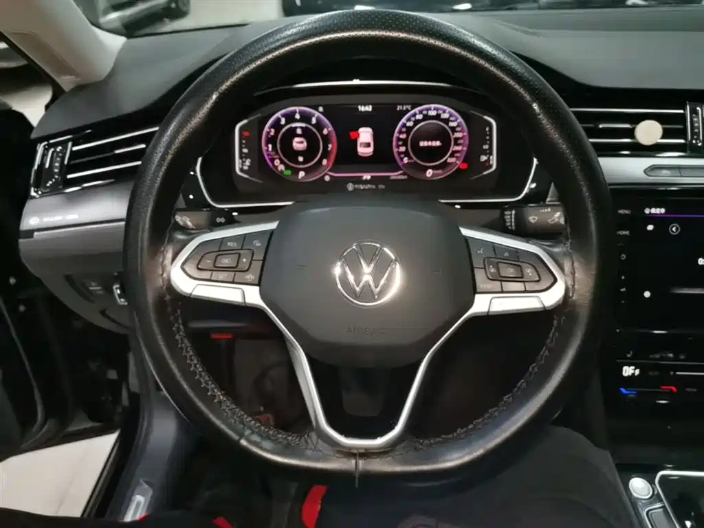 Volkswagen Magotan 2020 330TSI DSG Luxury фото 11
