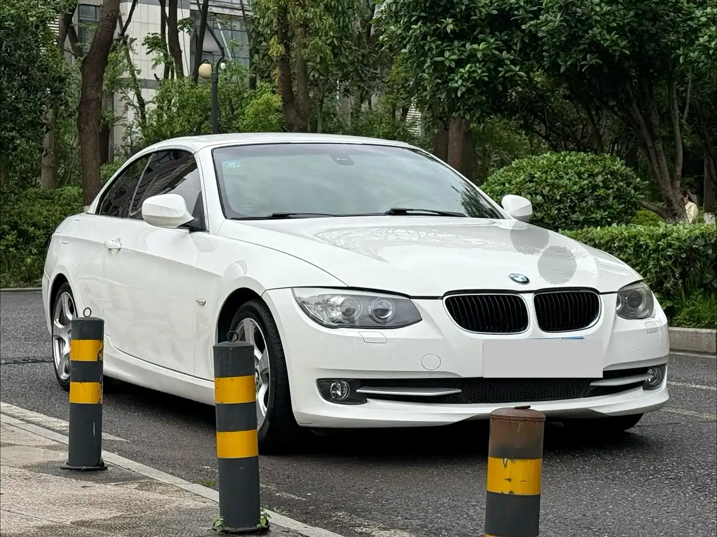 BMW 3 Series (Import) 2011 320i Convertible фото 2