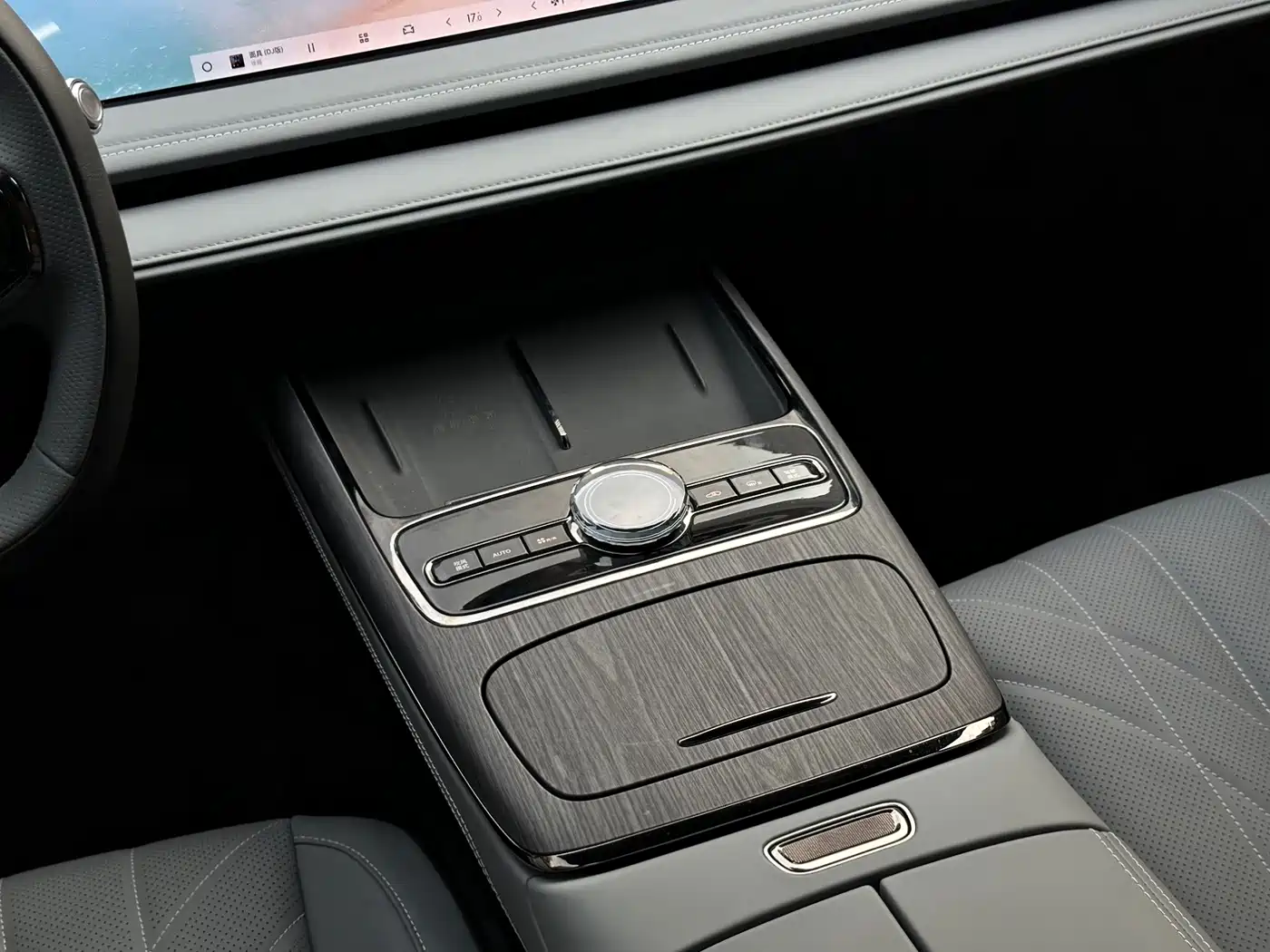 Geely Galaxy Galaxy E8 2026 2025 Model 610km Premium Edition