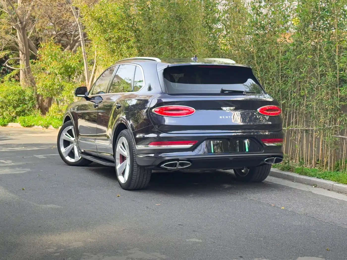 BENTLEY TIMYUE PLUG IN HYBRID
