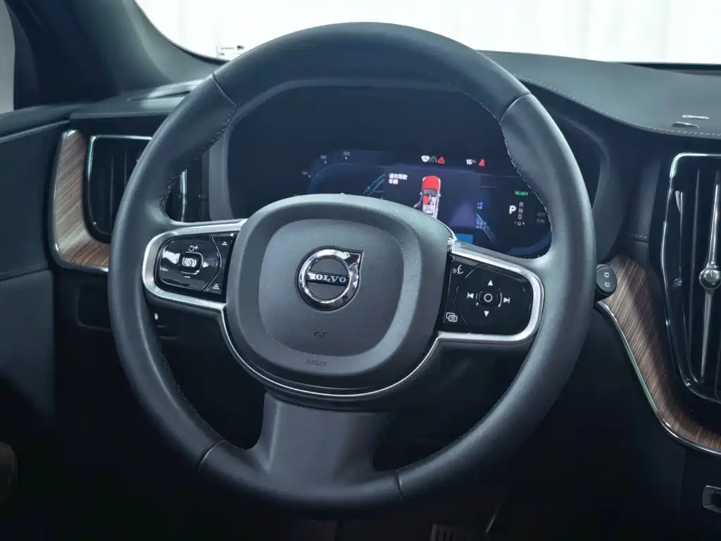 Volvo XC60 Plug-in Hybrid 2025 2025 Plug-in Hybrid Long Range AWD Zhiyuan Sport Edition