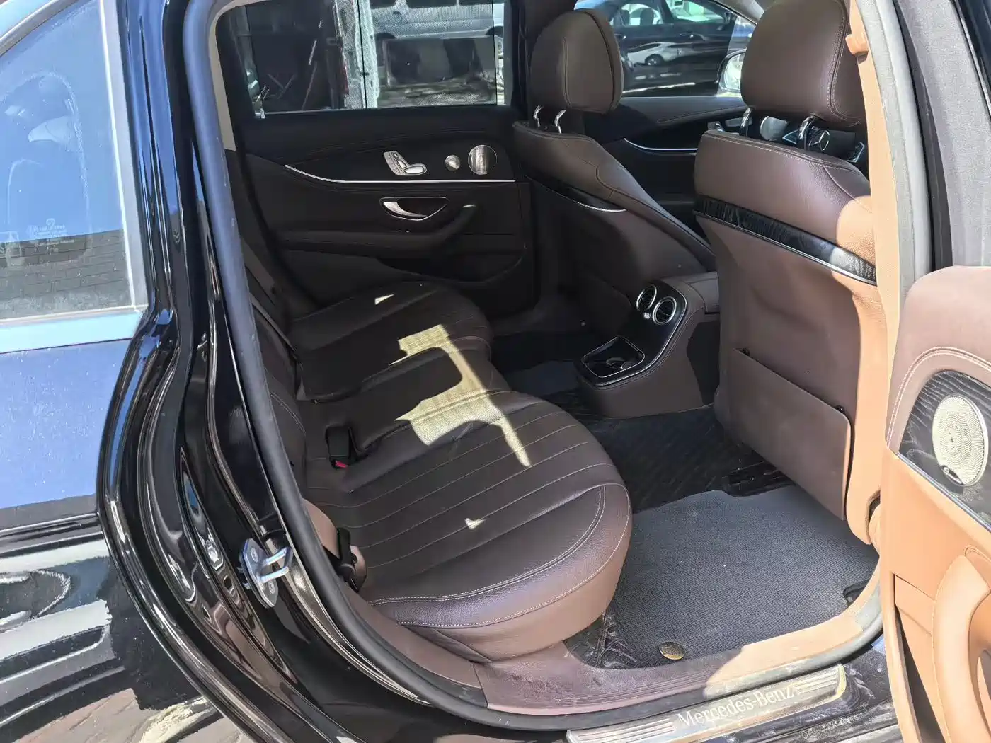 Mercedes-Benz E-Class 2023 E 300 L Luxury фото 6