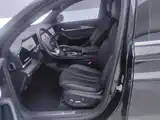 Фото 9 - Geely Monjaro
