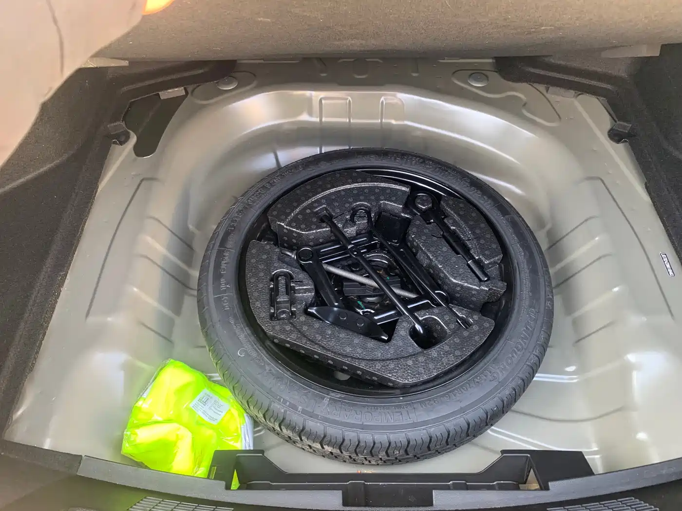 GEELY AUTOMOBILE BINRUI