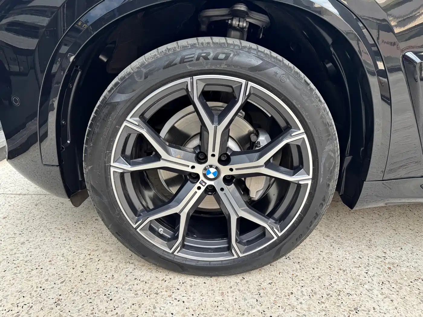 BMW X5 2023 xDrive 30Li Premium M Sport Black Night Package фото 46