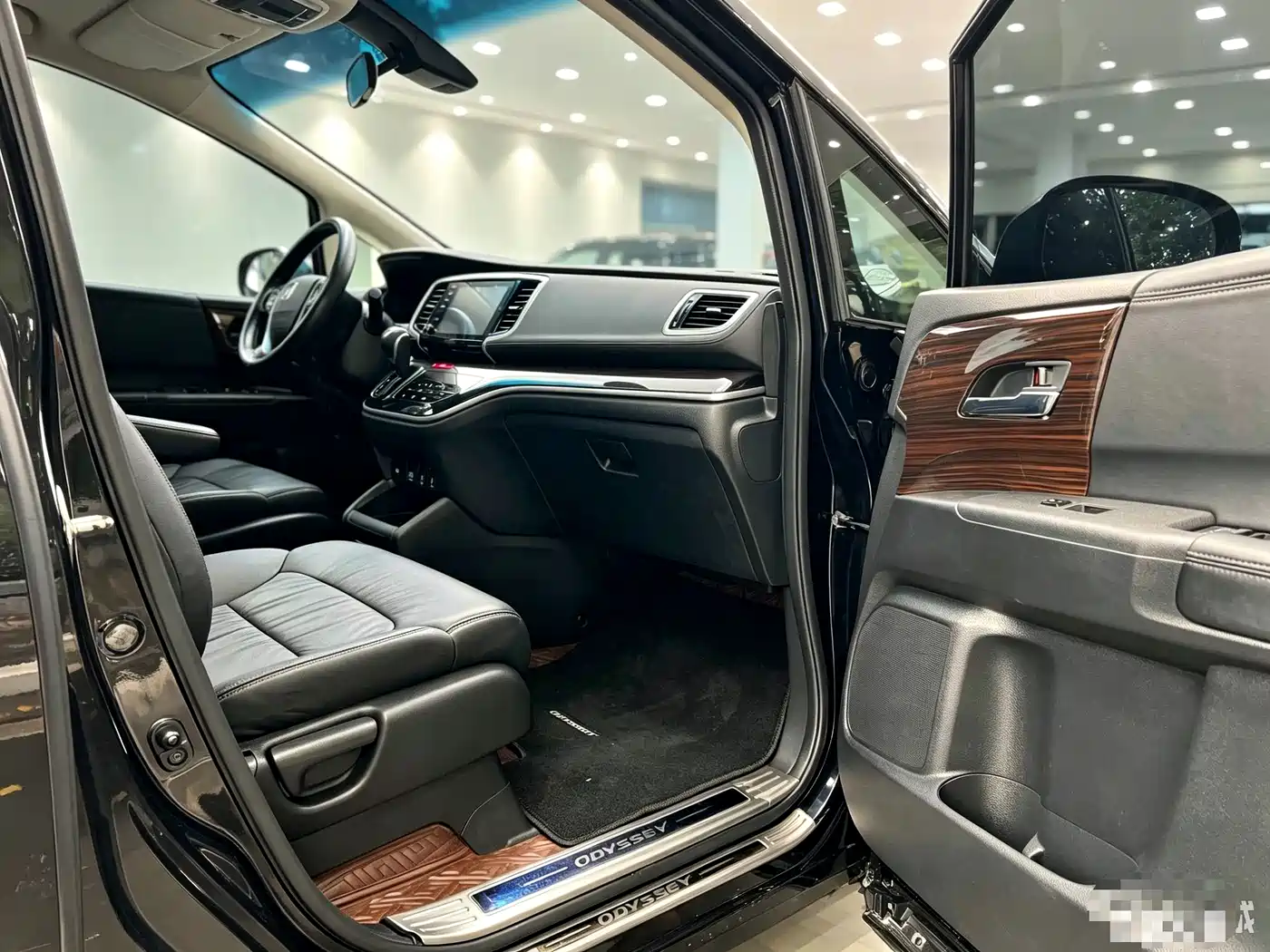 Фото 8 - Honda Odyssey