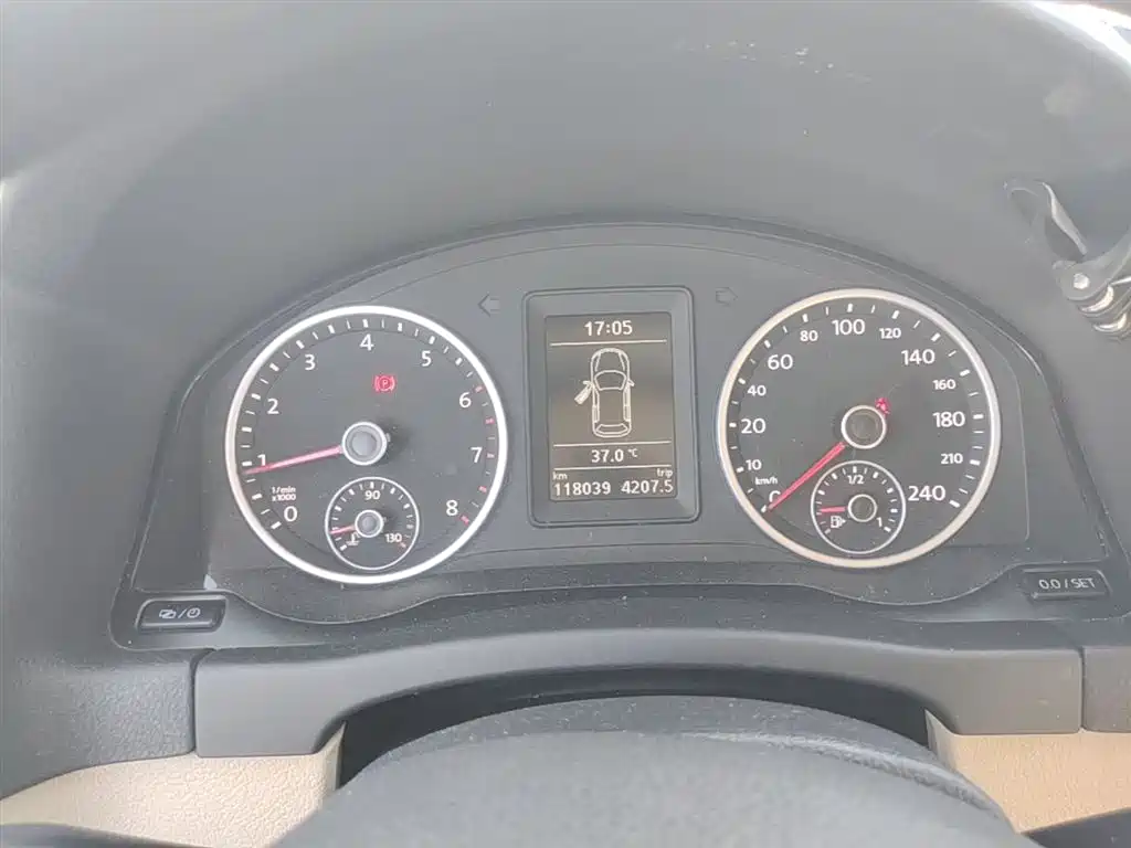 Volkswagen Tiguan 2015 1.8TSI Manual 2WD Trendline фото 12