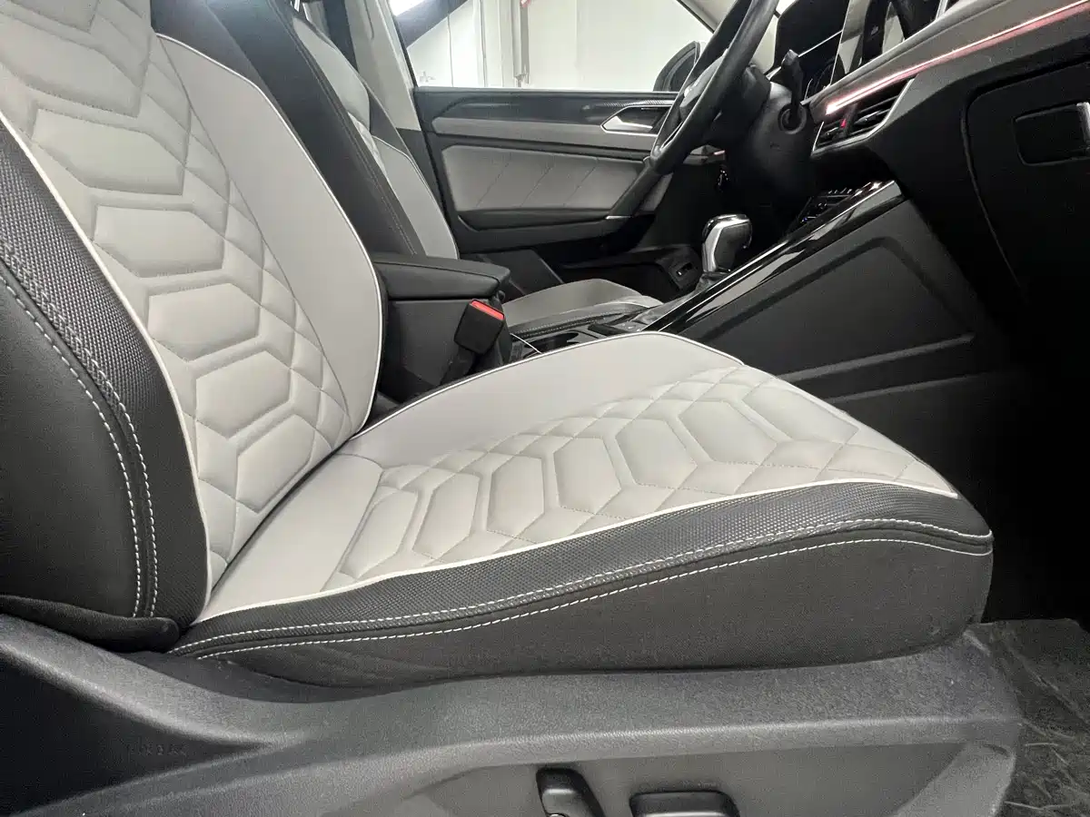 Volkswagen Tayron 2023 280TSI 2WD Luxury Plus Advanced Edition фото 16