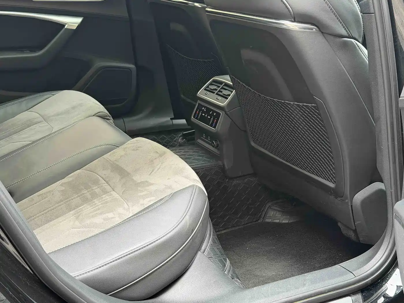 Audi A6L 2024 45 TFSI quattro Premium Dynamic фото 9