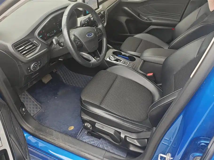 FORD FOX