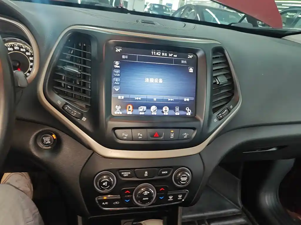 Jeep Cherokee (Import) 2015 2014 2.4L Luxury