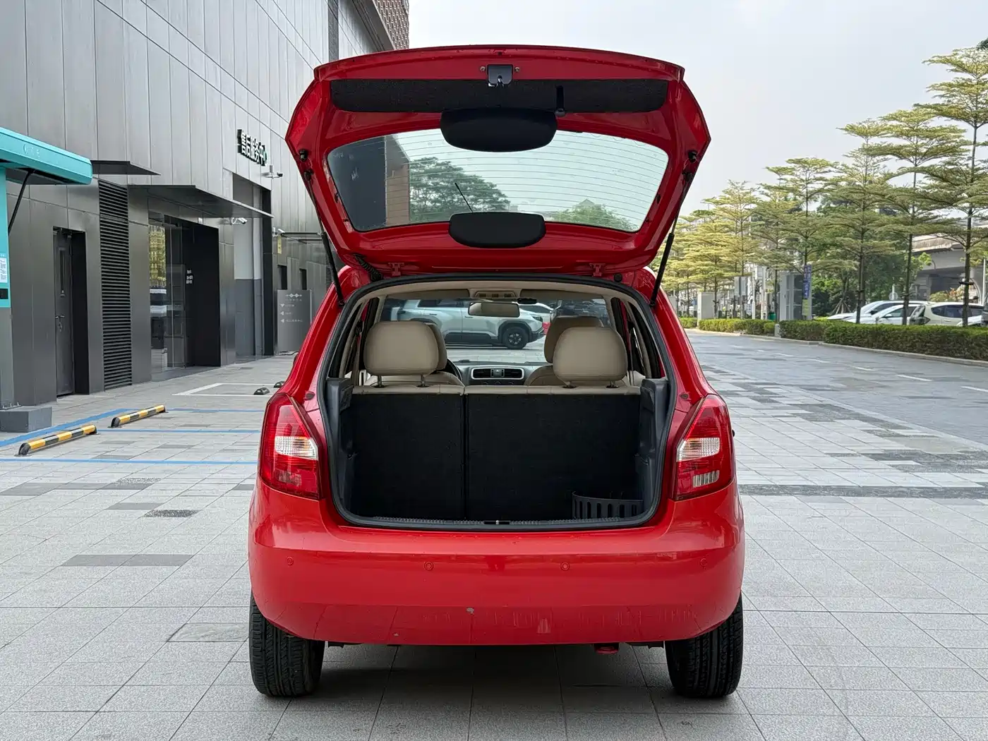 Škoda Fabia 2009 Model 1.6L Automatic JingLing Edition фото 7