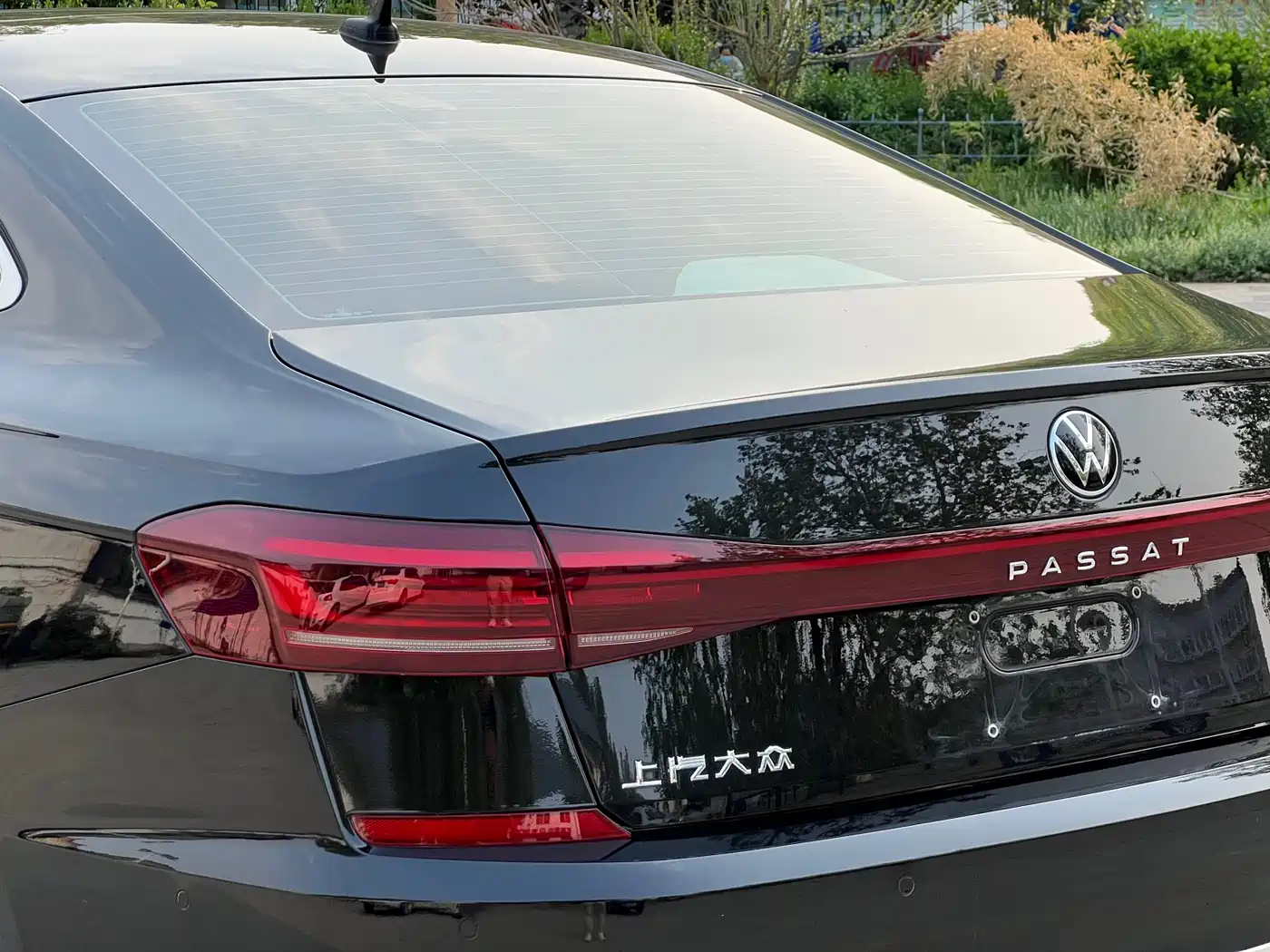 Volkswagen Passat 2022 330TSI Starlight Luxury Edition фото 22