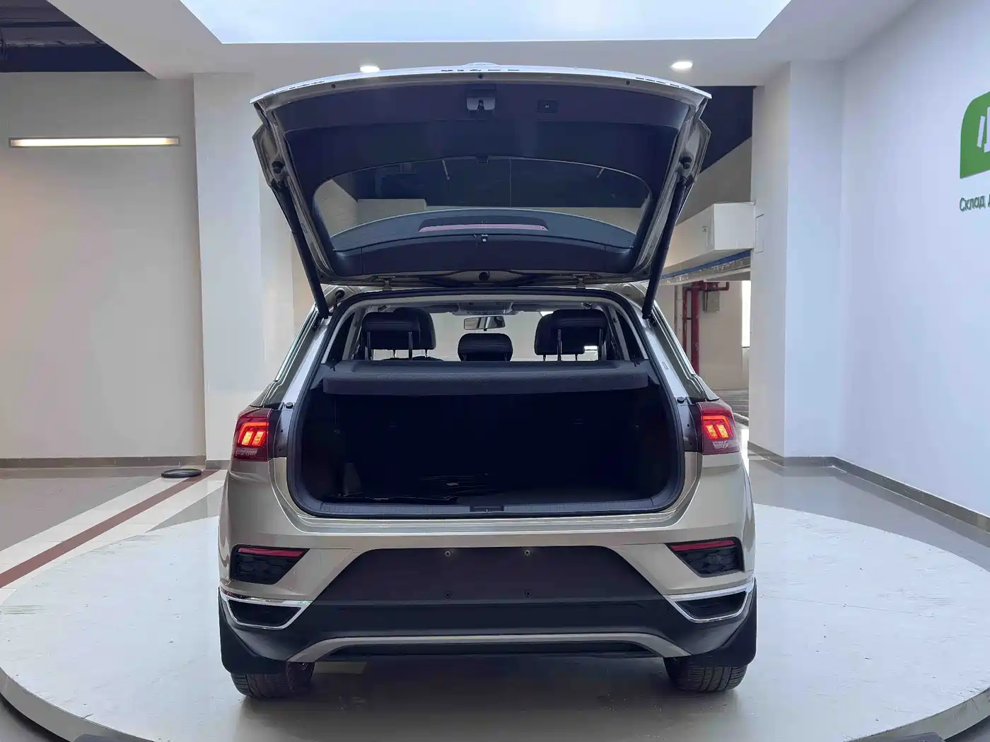 VOLKSWAGEN T ROC EXPLORING SONGS