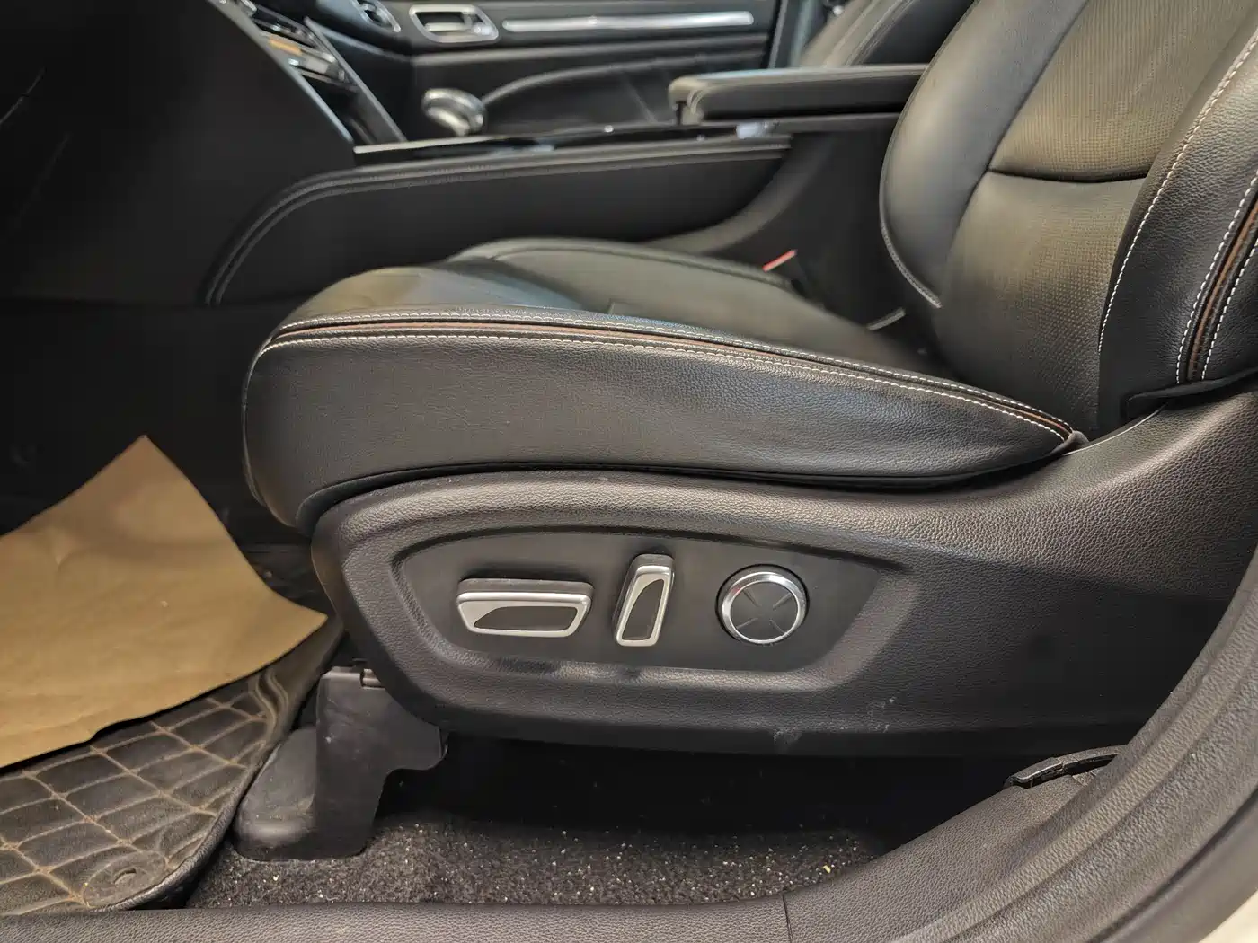 GAC Trumpchi Trumpchi GS8 2020 Model 390T FWD Luxury Smart Connect (7-seater) фото 10