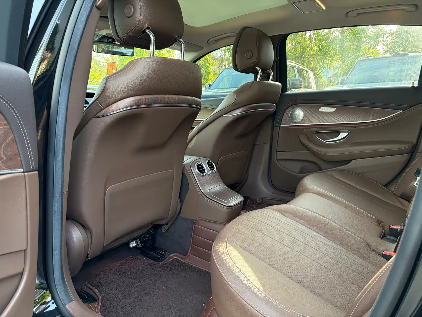 Mercedes-Benz E-Class 2023 E 300 L Luxury фото 9