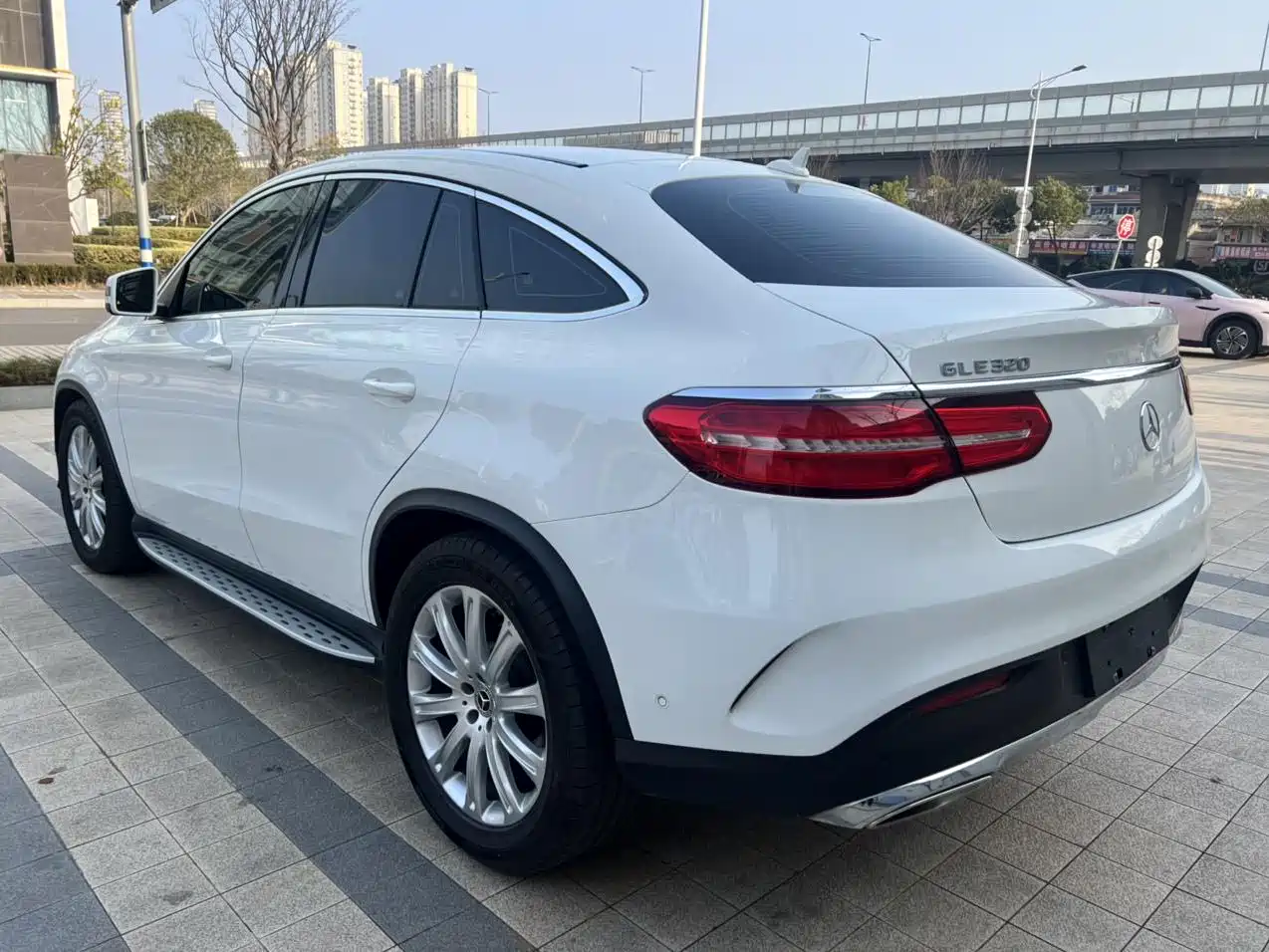 Mercedes-Benz GLE Coupe 2017 GLE 320 4MATIC Coupe SUV фото 15