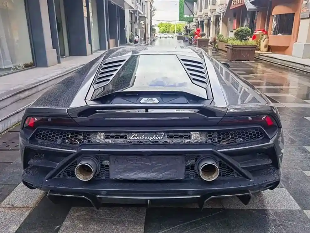 LAMBORGHINI HURACÁN