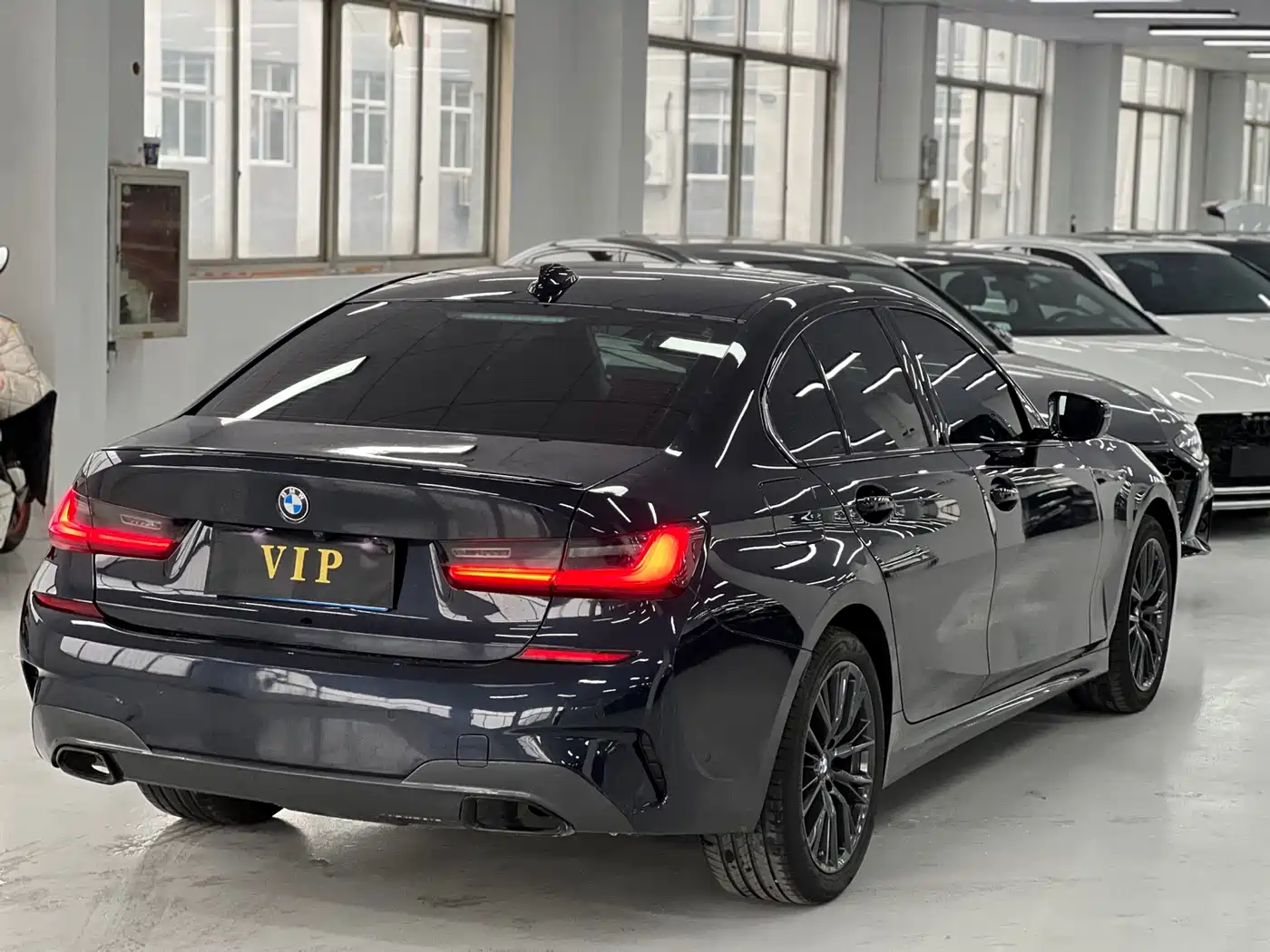 BMW 3 Series 2022 325i M Sport Shadow Edition фото 9