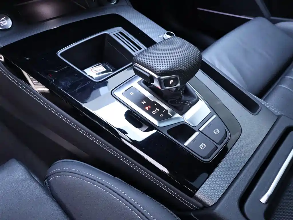 Audi Q5L 2023 45T Luxury Dynamic фото 12