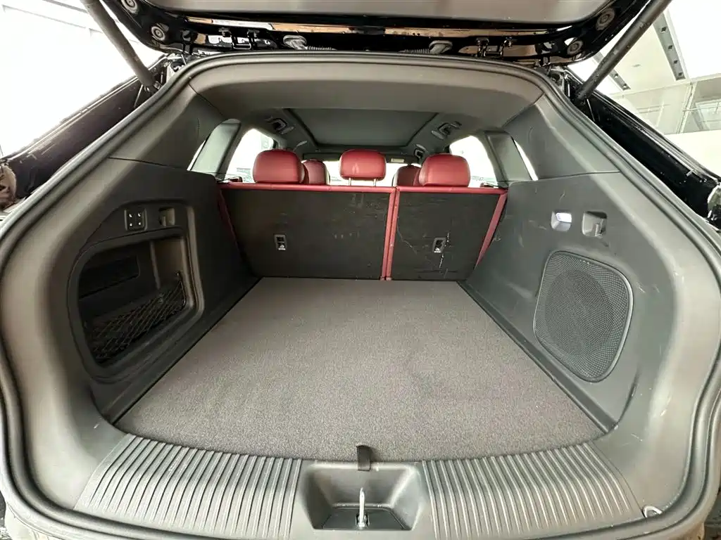 Hongqi HS6 PHEV 2026 2026 Model 220 Intelligent Hybrid Edition