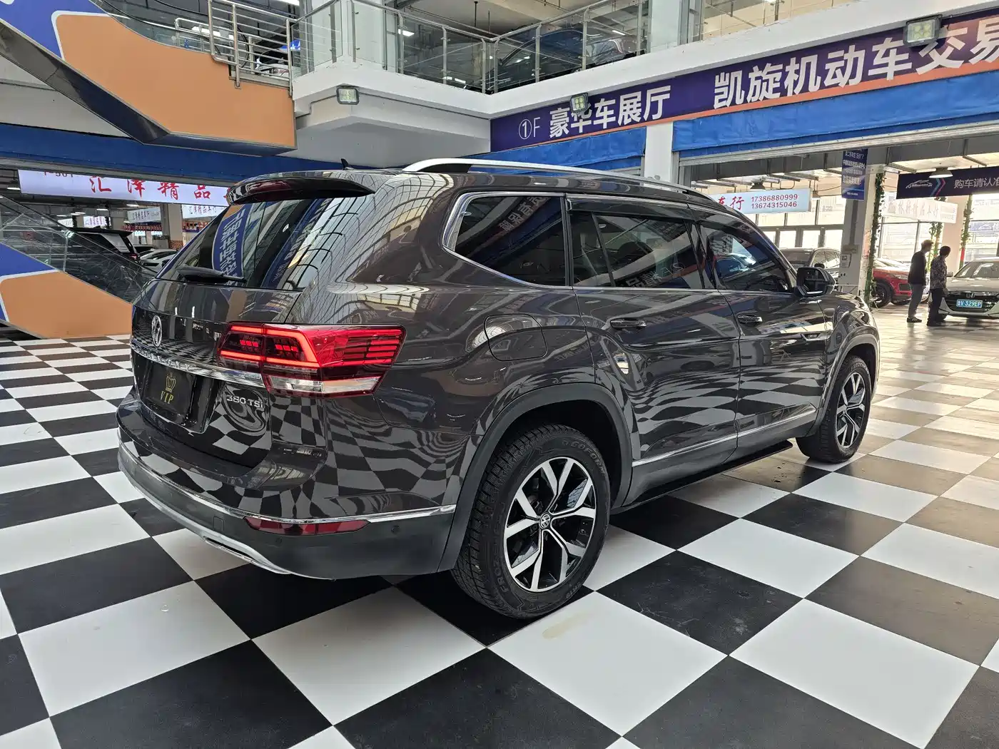 Volkswagen Teramont 2020 380TSI 4WD Luxury Edition China VI фото 5