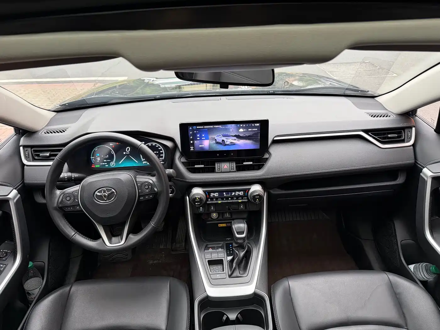 Toyota RAV4 Rongfang 2023 Hybrid 2.5L E-CVT 2WD Elite Plus Edition фото 10