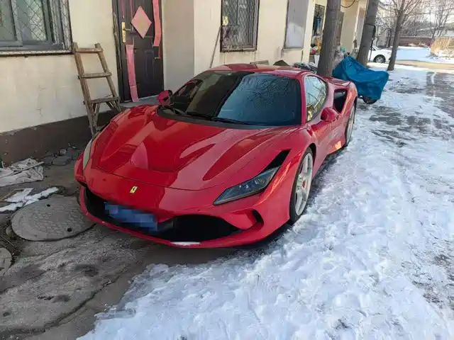 FERRARI F8