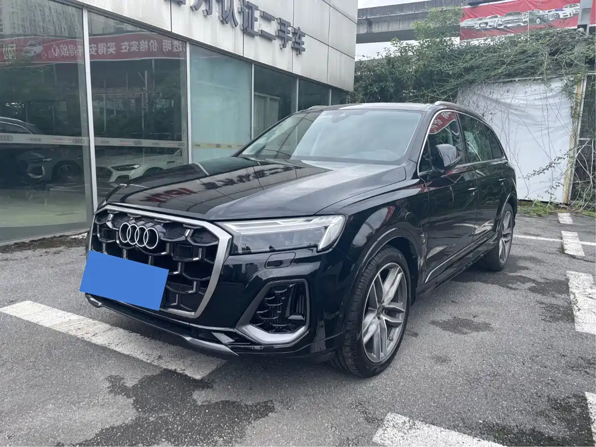 Audi Q7 2025 2025 55 TFSI quattro S line Sport