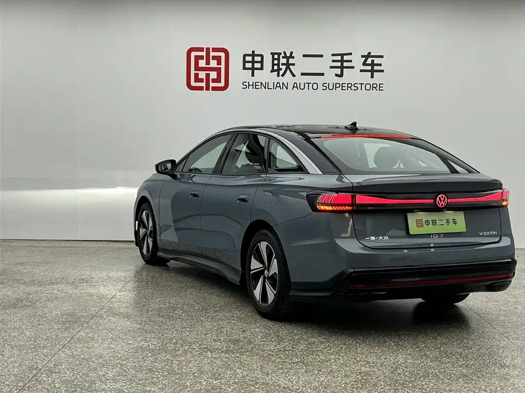 VOLKSWAGEN ID.7 VIZZION