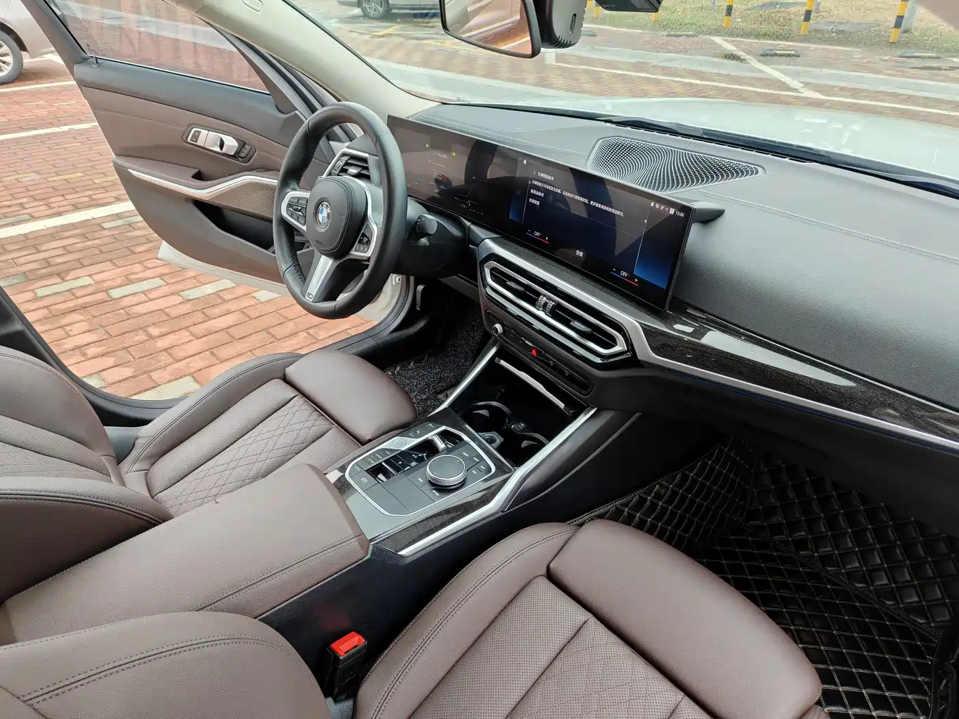 BMW 3 Series 2023 325Li M Sport Package фото 13