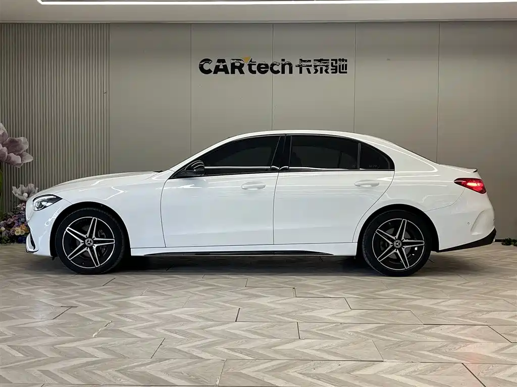 Фото 8 - Mercedes-Benz C-Class