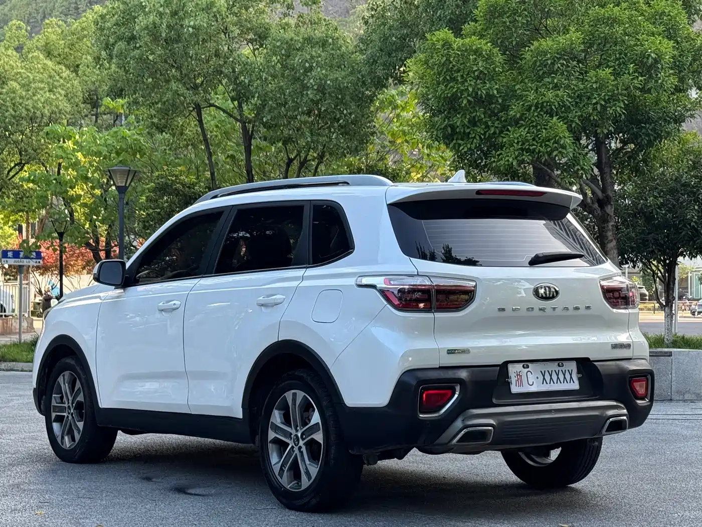 Kia Sportage 2019 2.0L Automatic Smart Luxury Edition фото 3