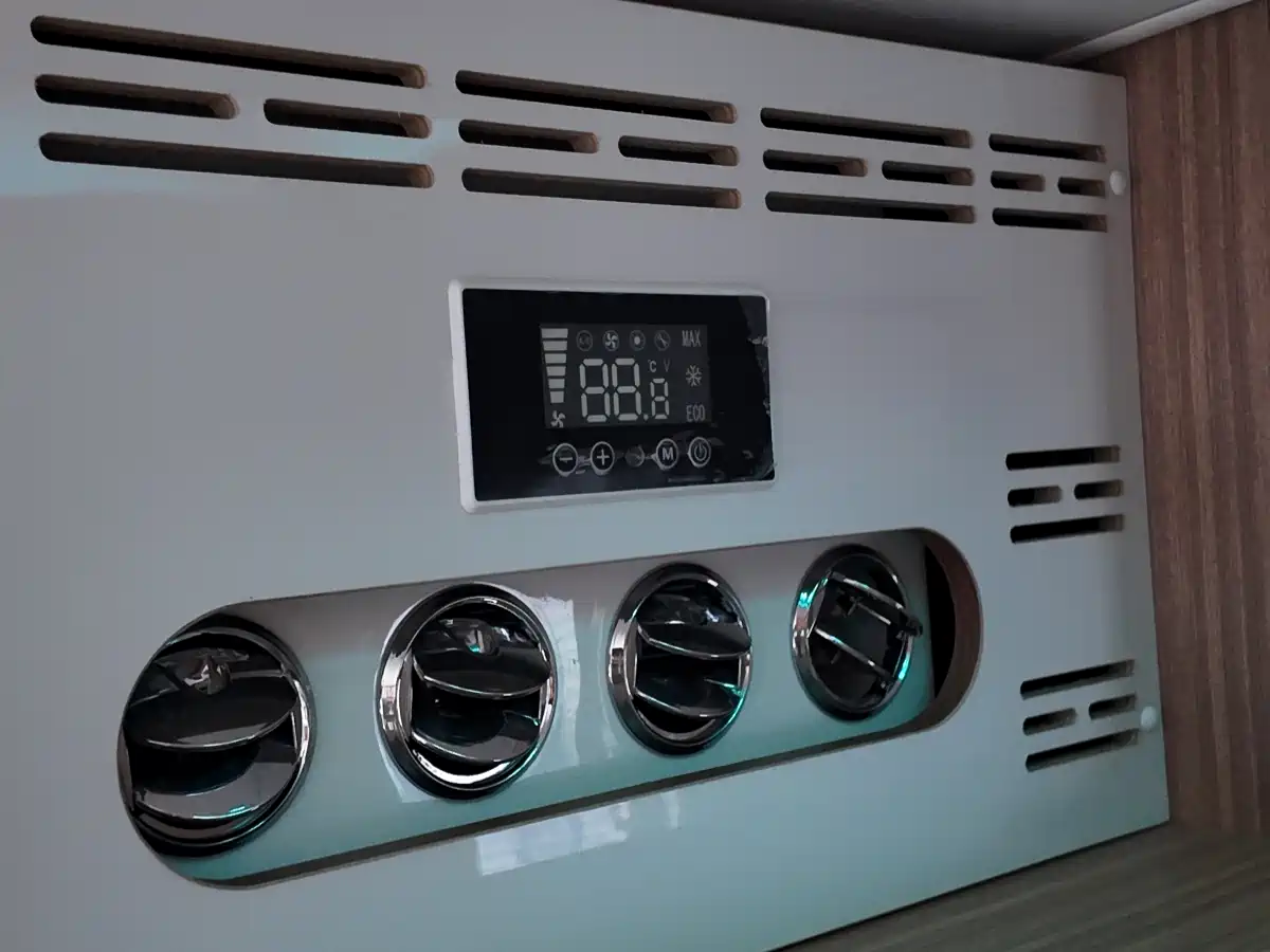 SAIC Maxus MAXUS V90 RV 2021 2.0T Travel Home V90 Self-Contained Class B RV Luxury Transverse Bed фото 15