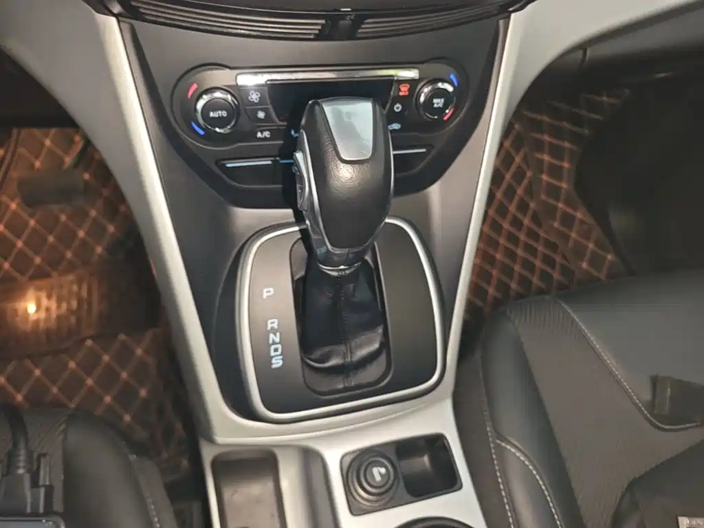 Фото 14 - Ford Kuga