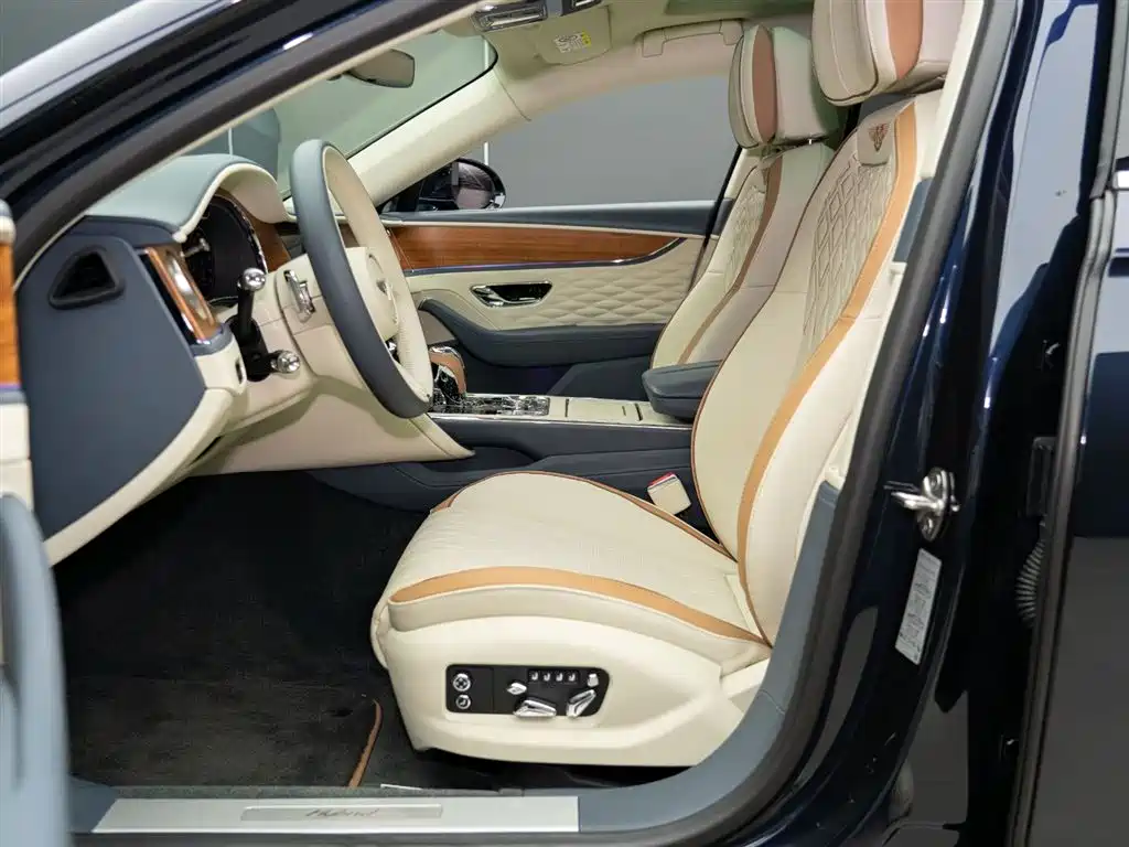 BENTLEY FLYING SPUR PLUG-IN HYBRID