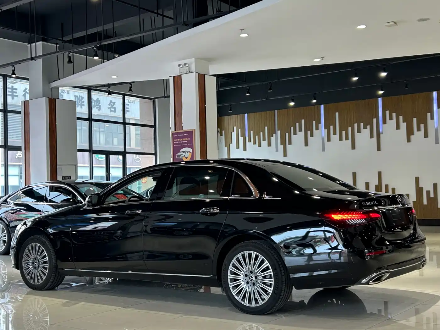 Mercedes-Benz E-Class 2022 Facelift III E 300 L Luxury фото 29