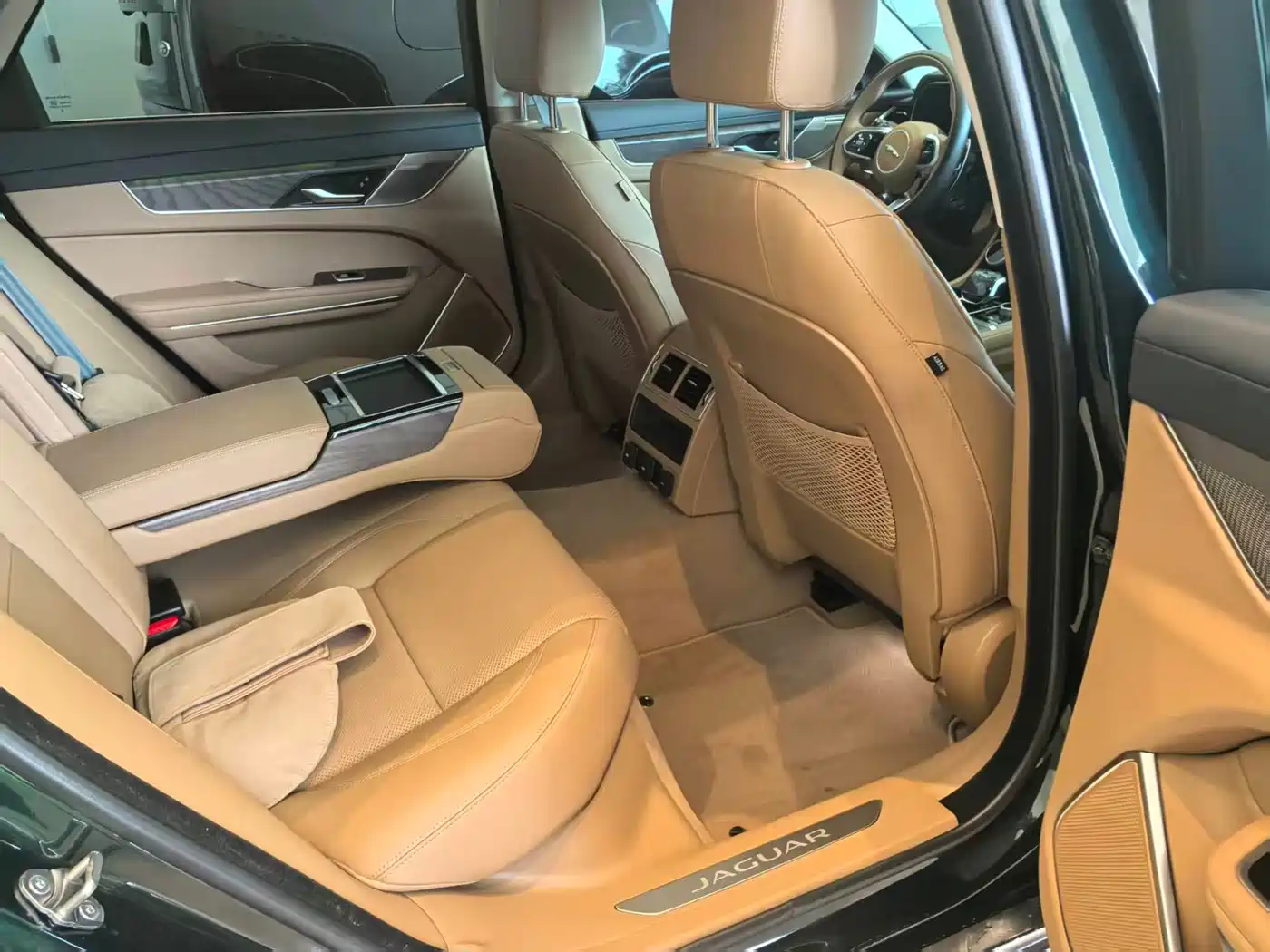 Jaguar XFL 2026 2025 2.0T P250 FWD Luxury Edition