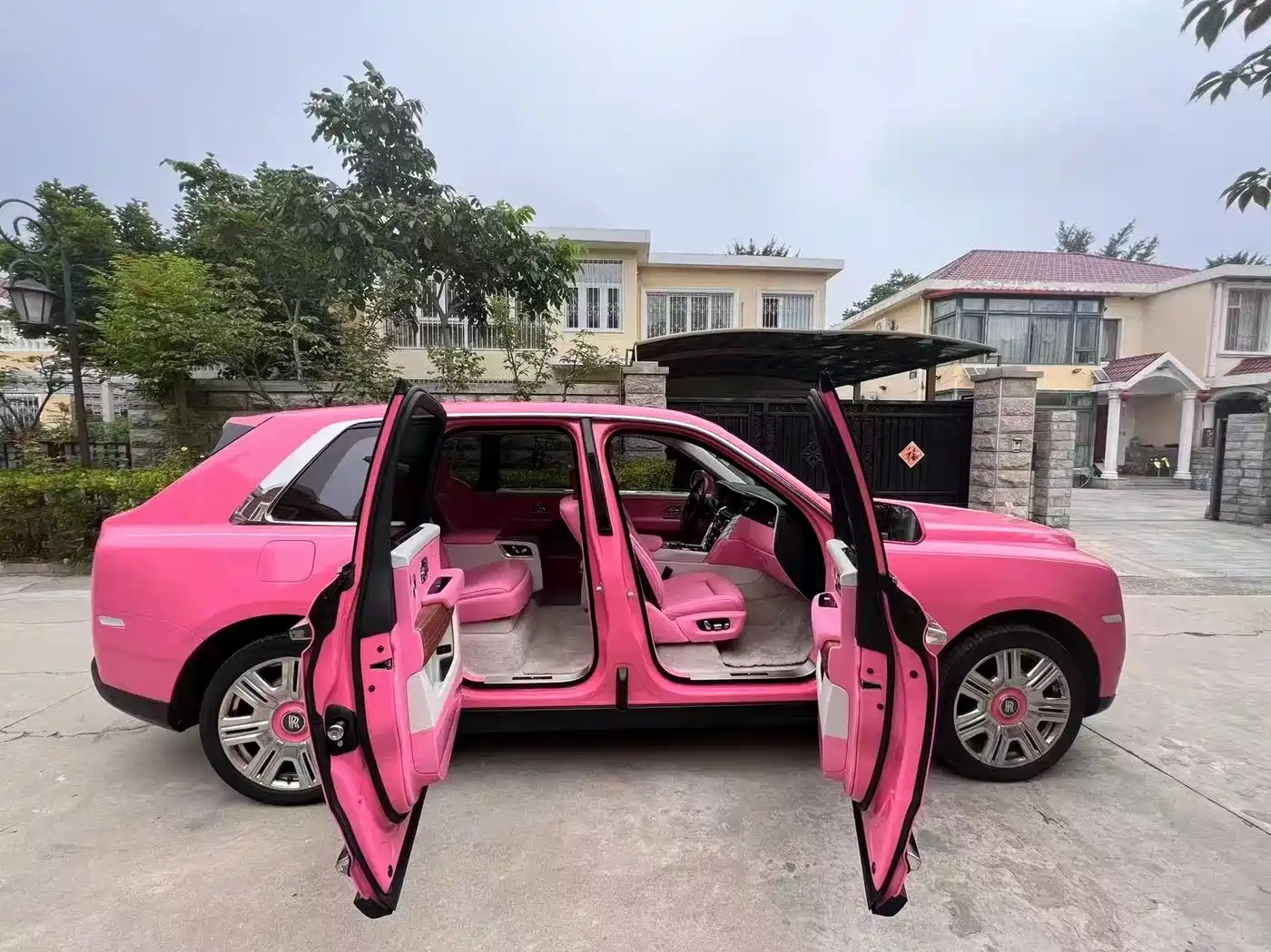 ROLLS-ROYCE CULLINAN