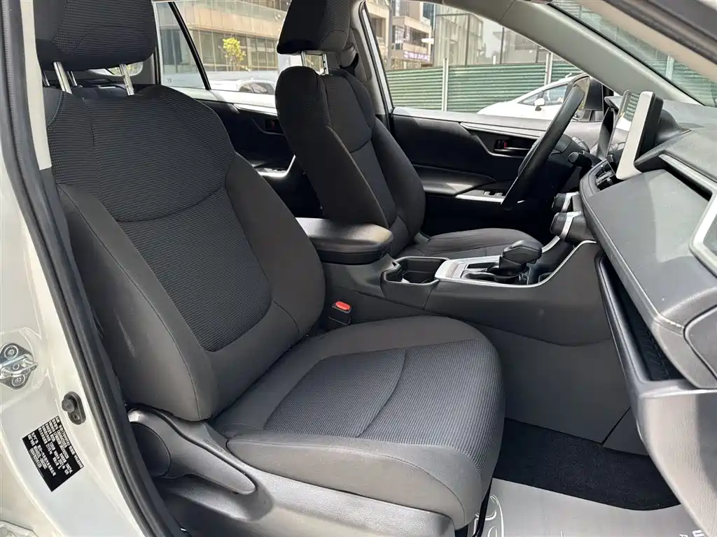 Toyota RAV4 Rongfang 2021 2.0L CVT 2WD Urban фото 14