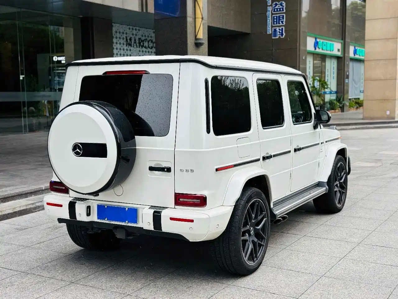 Photo 2 - Mercedes-Benz G-Class AMG